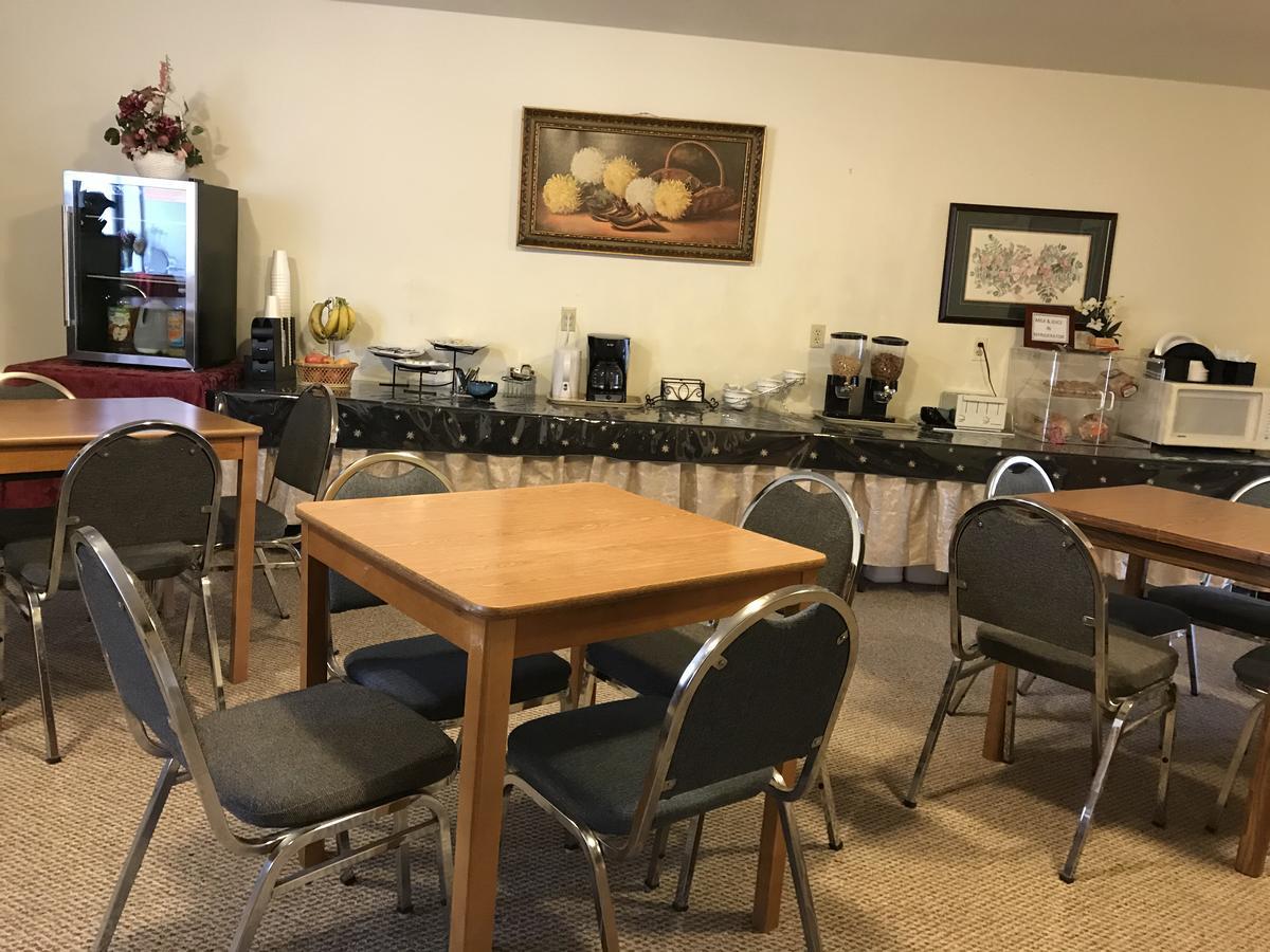 Coronado Motel & Rv Park Lindsborg 外观 照片