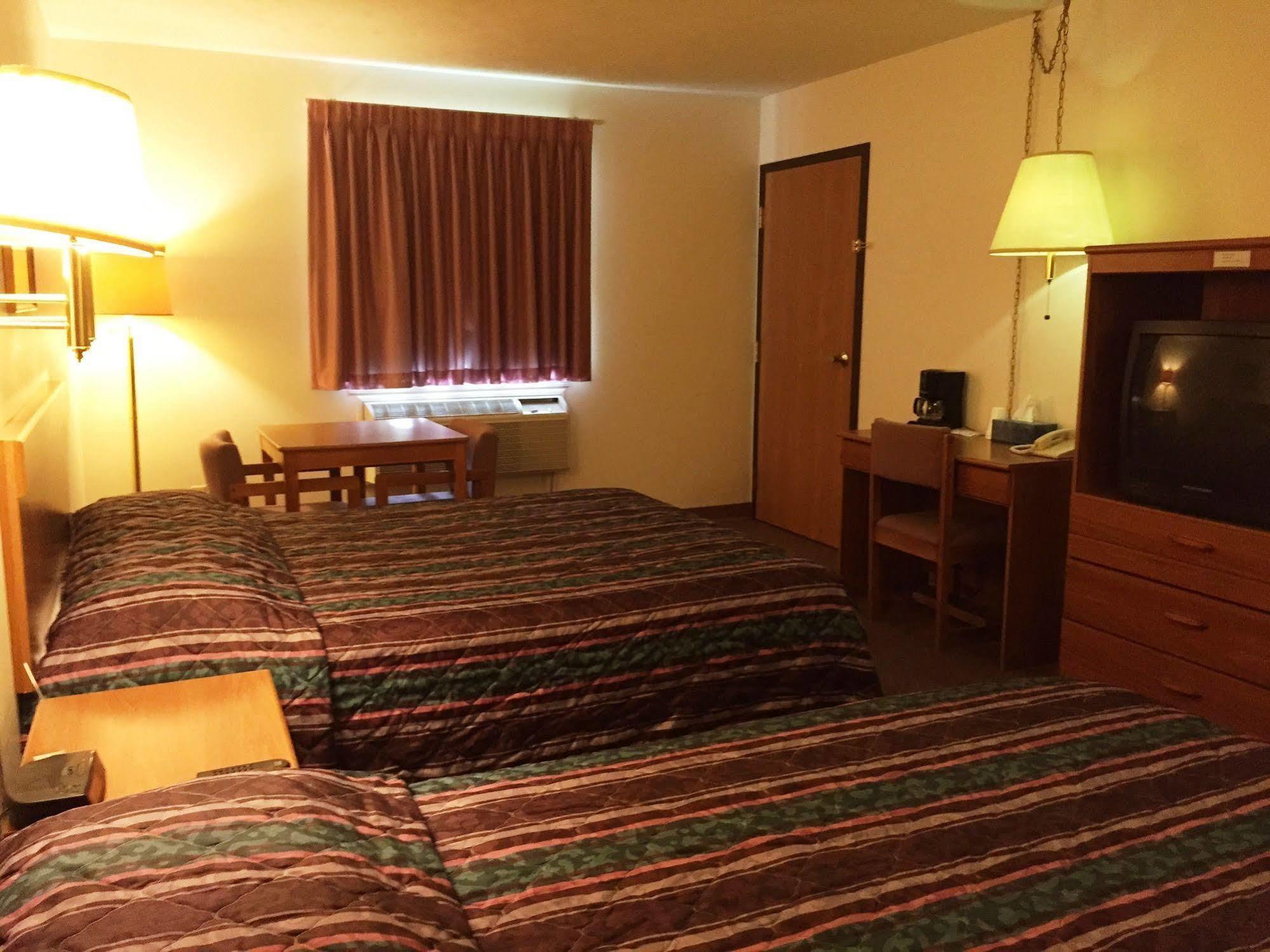 Coronado Motel & Rv Park Lindsborg 外观 照片
