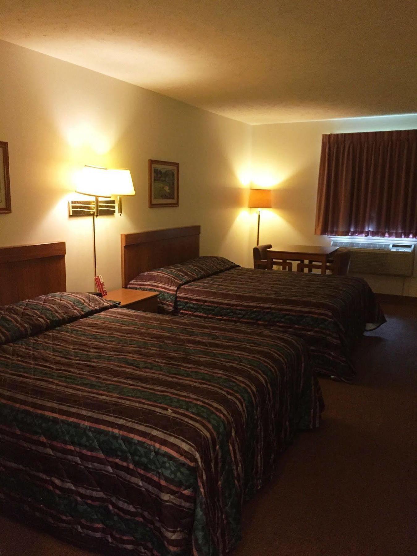 Coronado Motel & Rv Park Lindsborg 外观 照片
